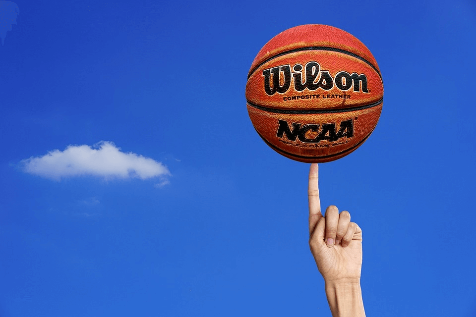 B-ball material is one of the most essential factors in picking up the right one.