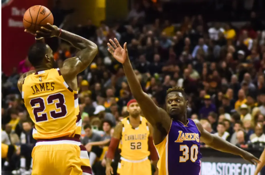 LeBron amazes audiences with his outstanding performance